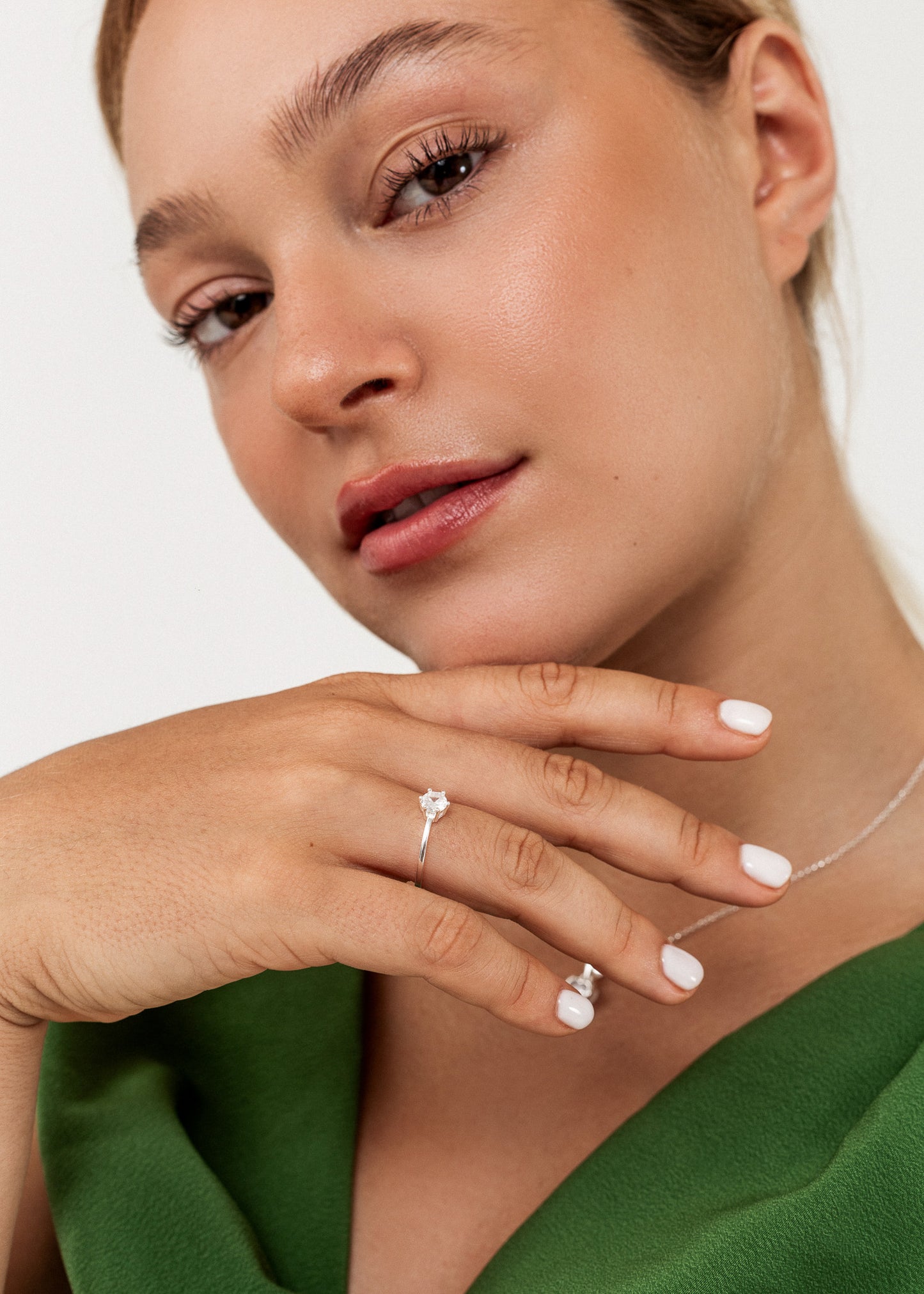 Anillo cintillo solitario 6 puntas con zirconias plata 925