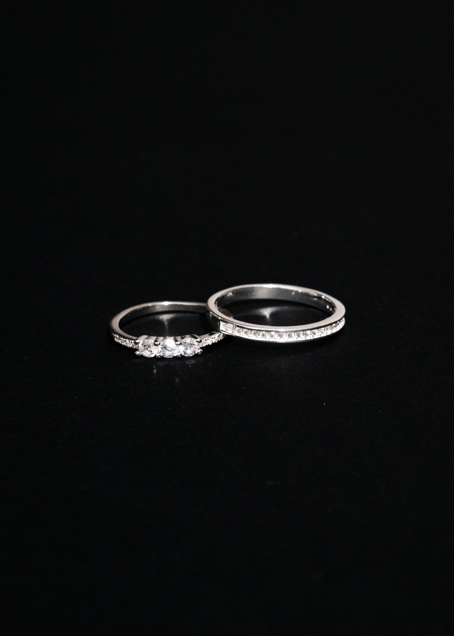Anillo sin fin zirconias blancas plata 925