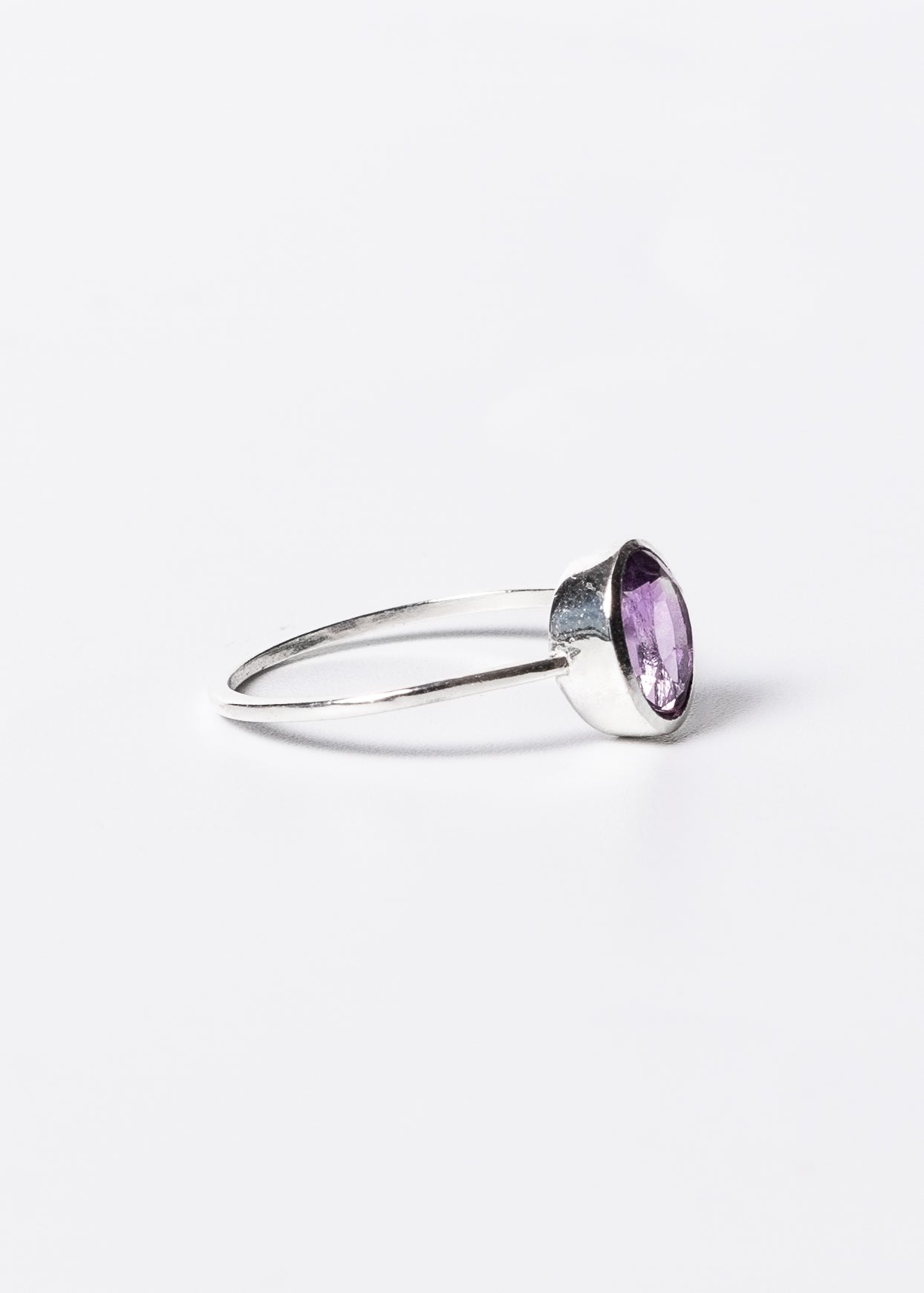 Anillo piedra amatista ovalada plata 925