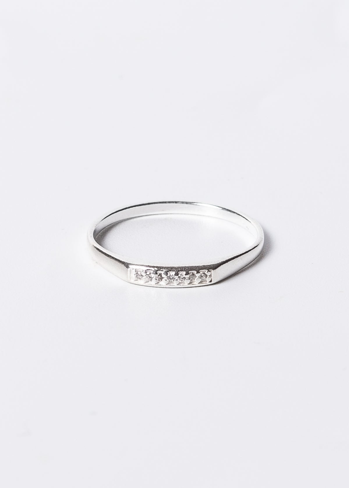Anillo 7 zirconias plata 925