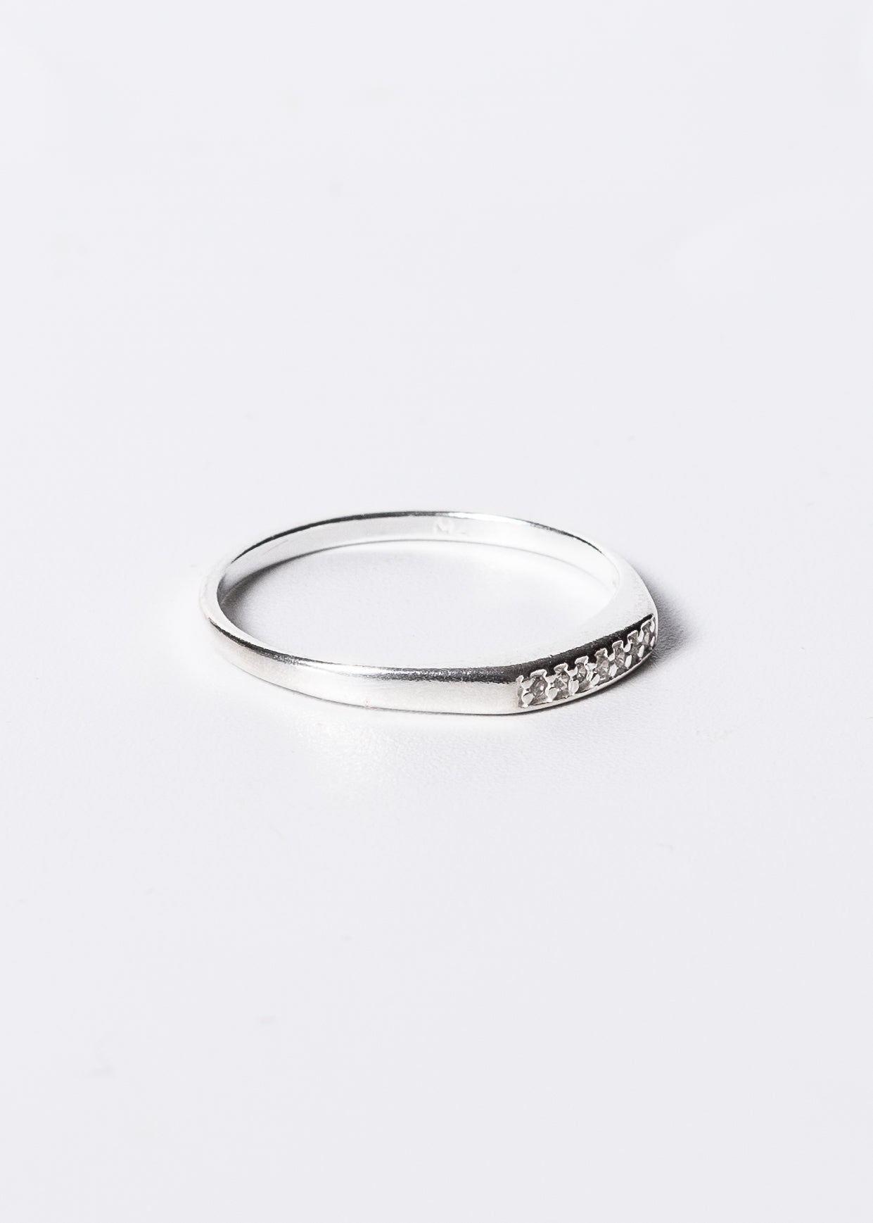 Anillo 7 zirconias plata 925