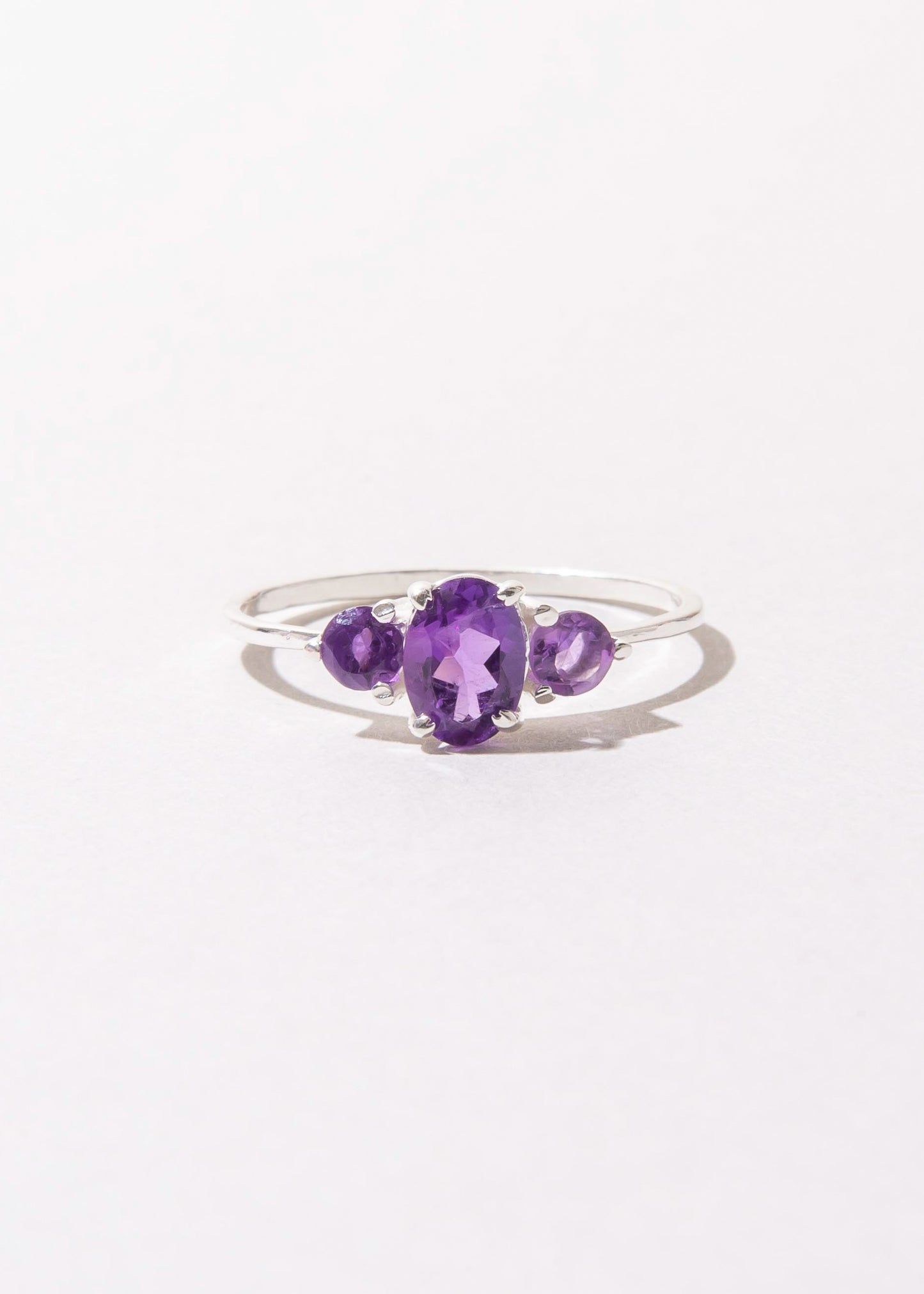 Anillo tres amatistas plata 925