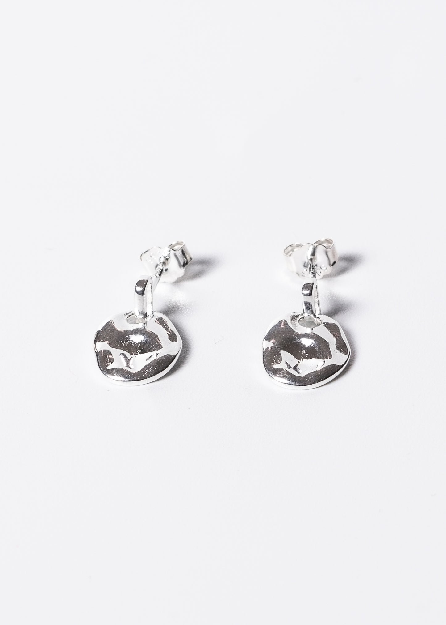 Caravanas medalla martillada plata 925