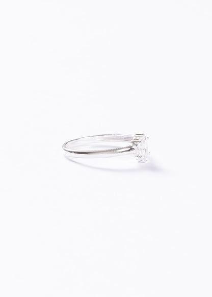 Anillo con zirconia blanca oval plata 925