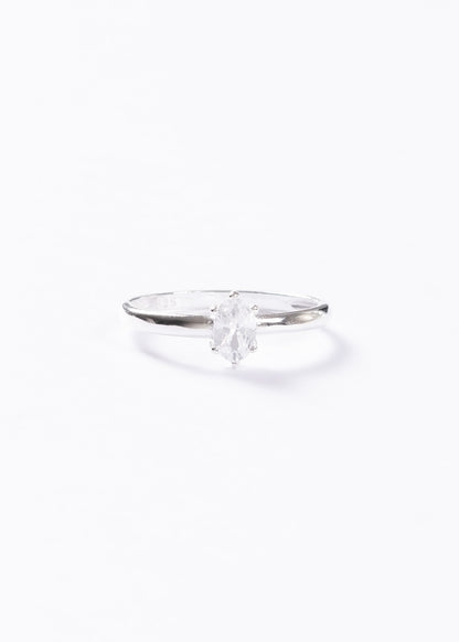 Anillo con zirconia blanca oval plata 925