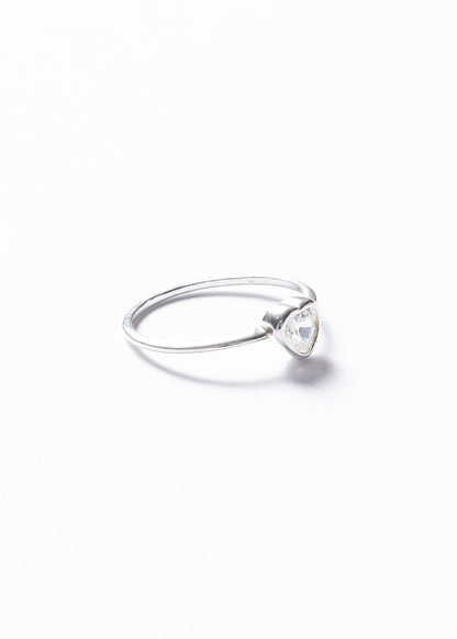 Anillo clásico corazón zirconia plata 925