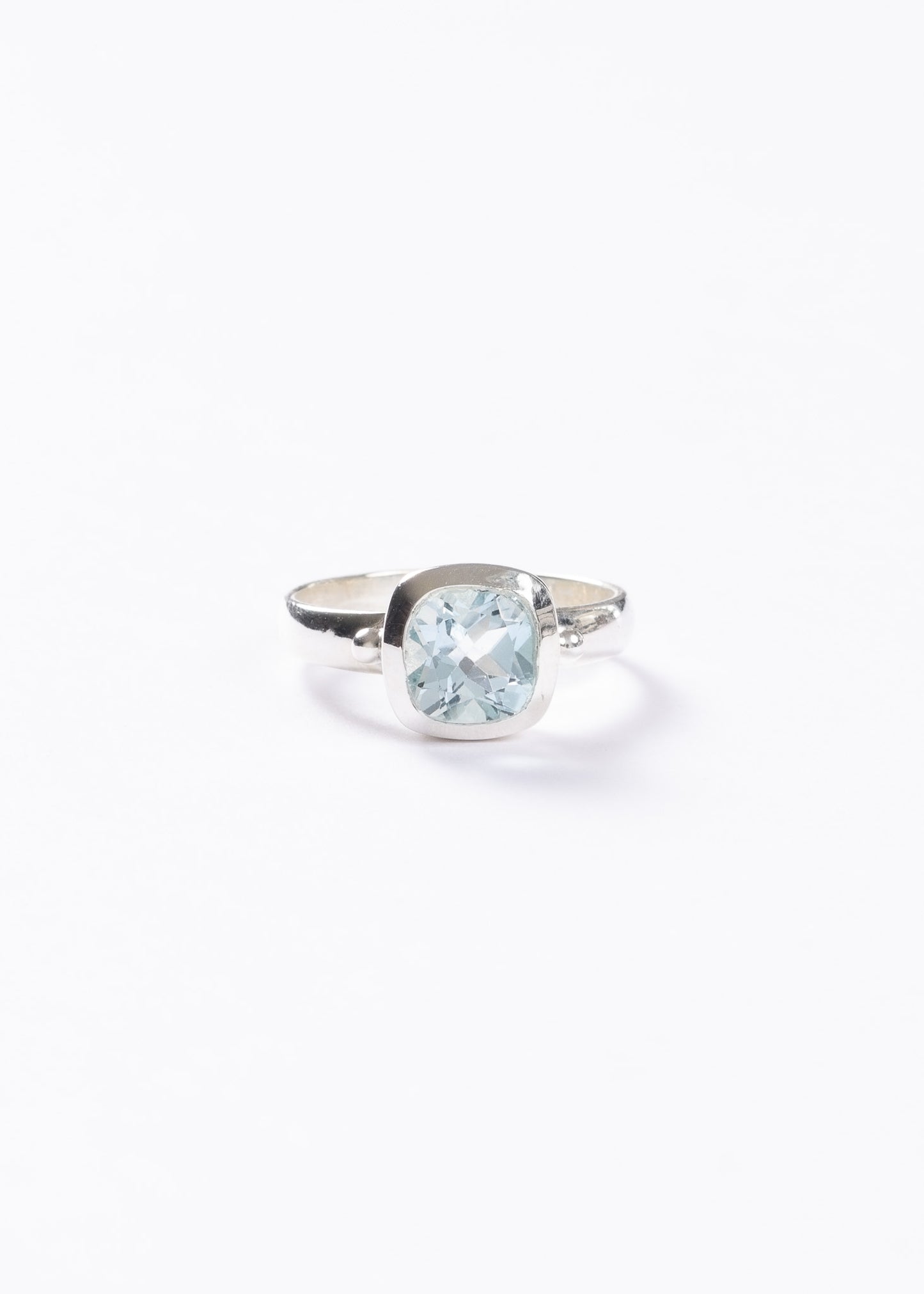 Anillo macizo topacio celeste cuadrado plata 925