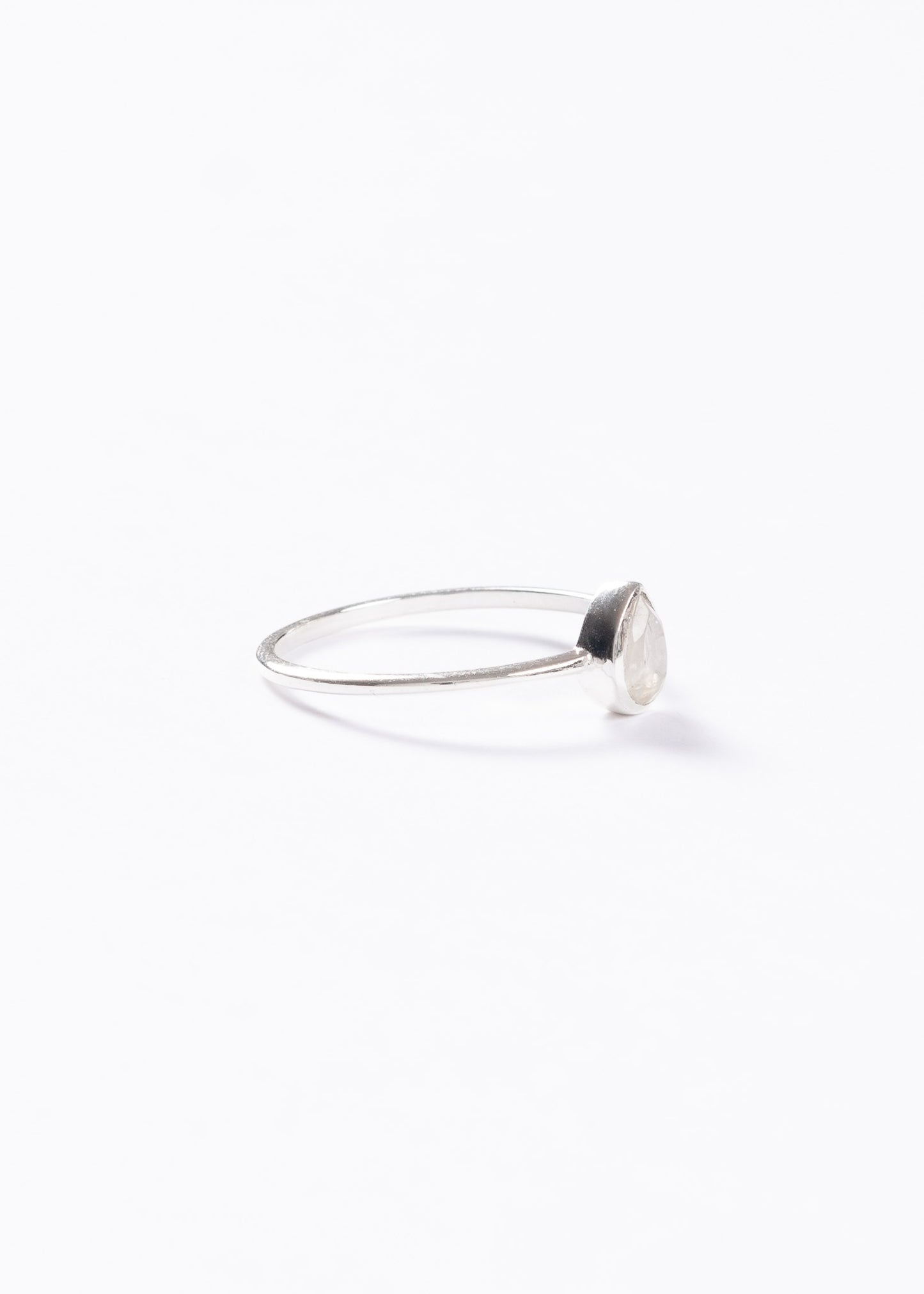 Anillo gota piedra luna plata 925 - Feminidad