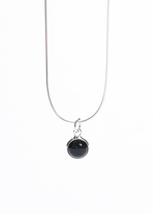 Cadena collar con dije ónix redondo plata 925 - Fuerza y protección