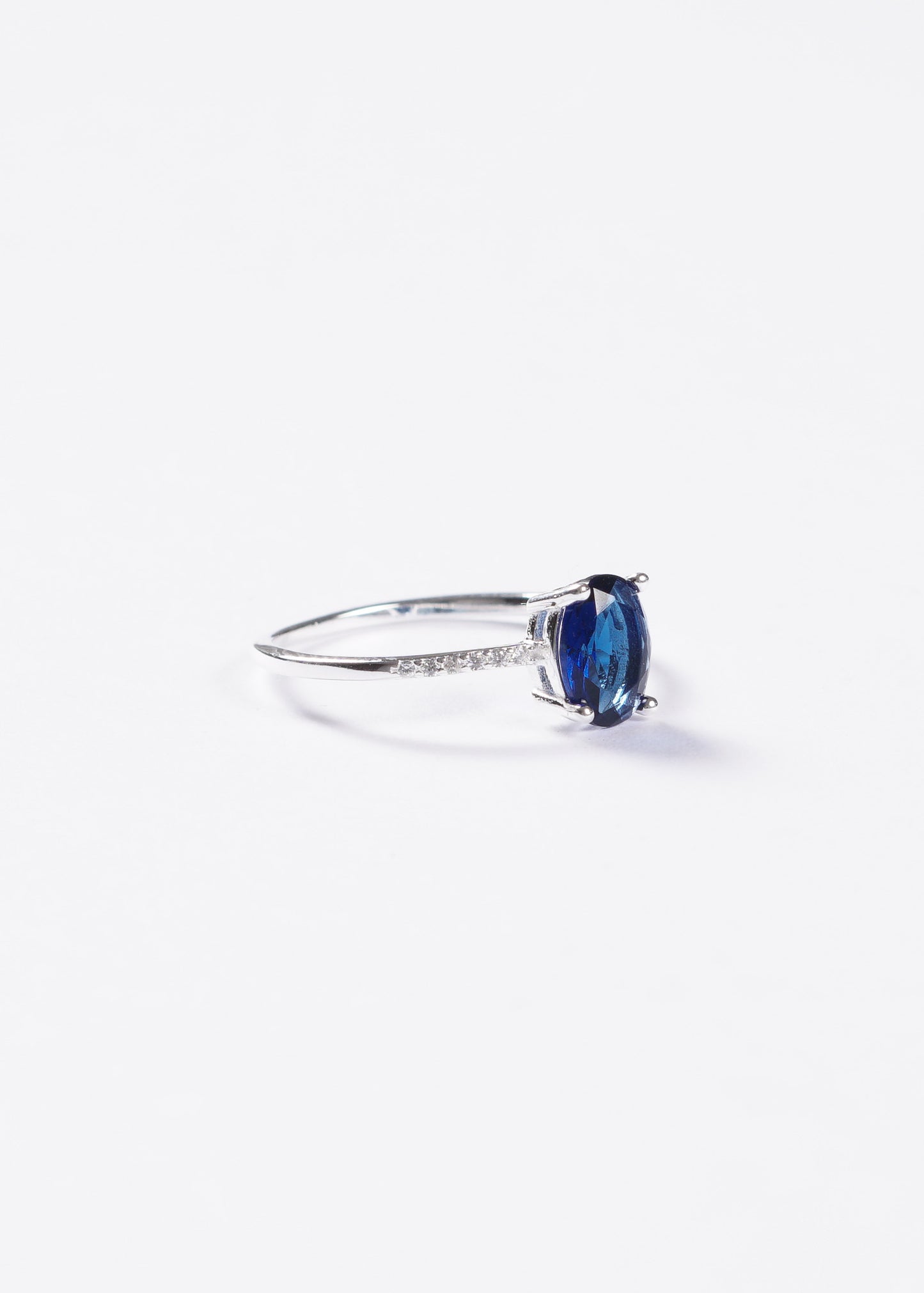 Anillo cintillo zirconia azul oval plata 925