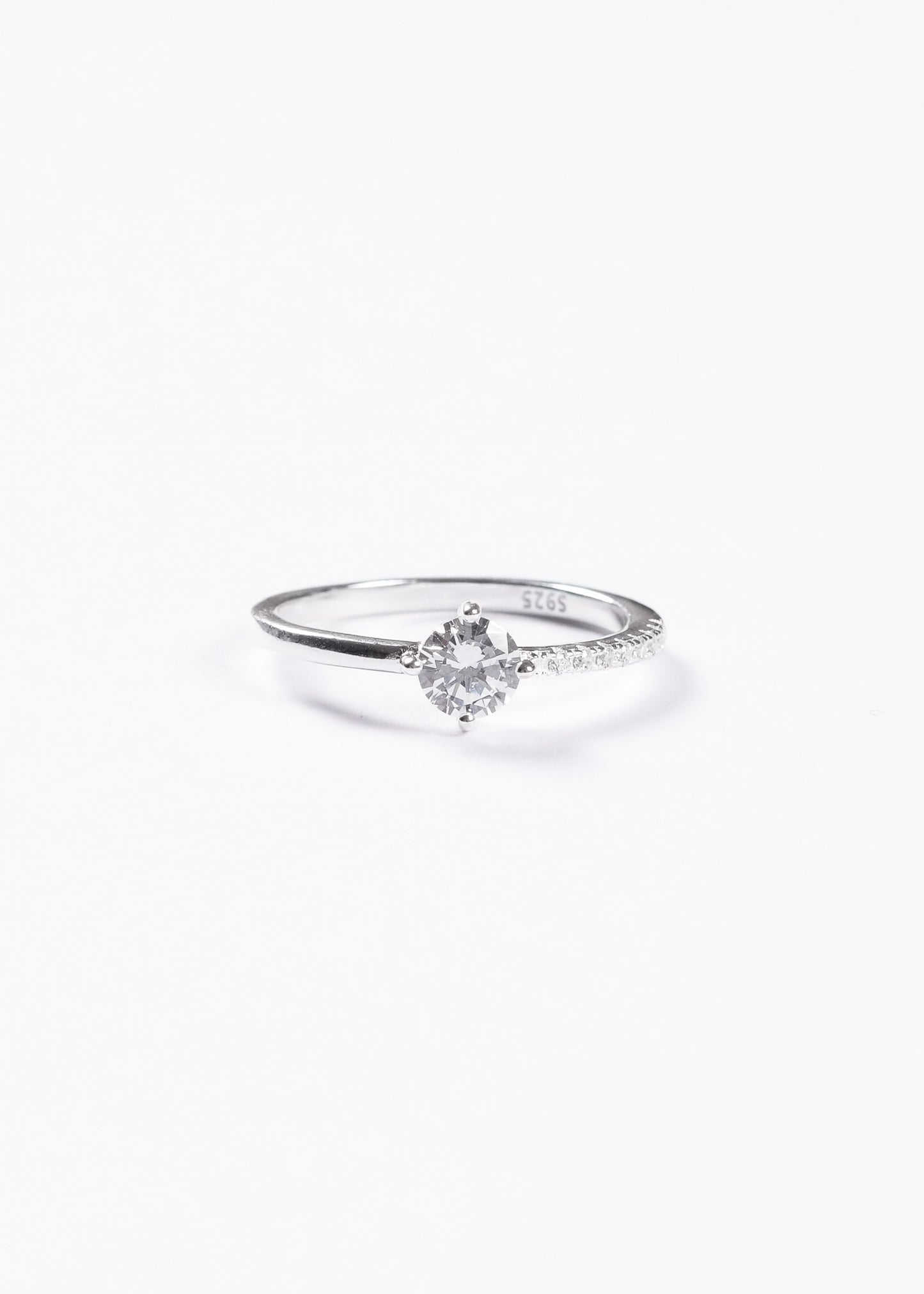 Anillo cintillo 4 puntas mitad zirconias plata 925