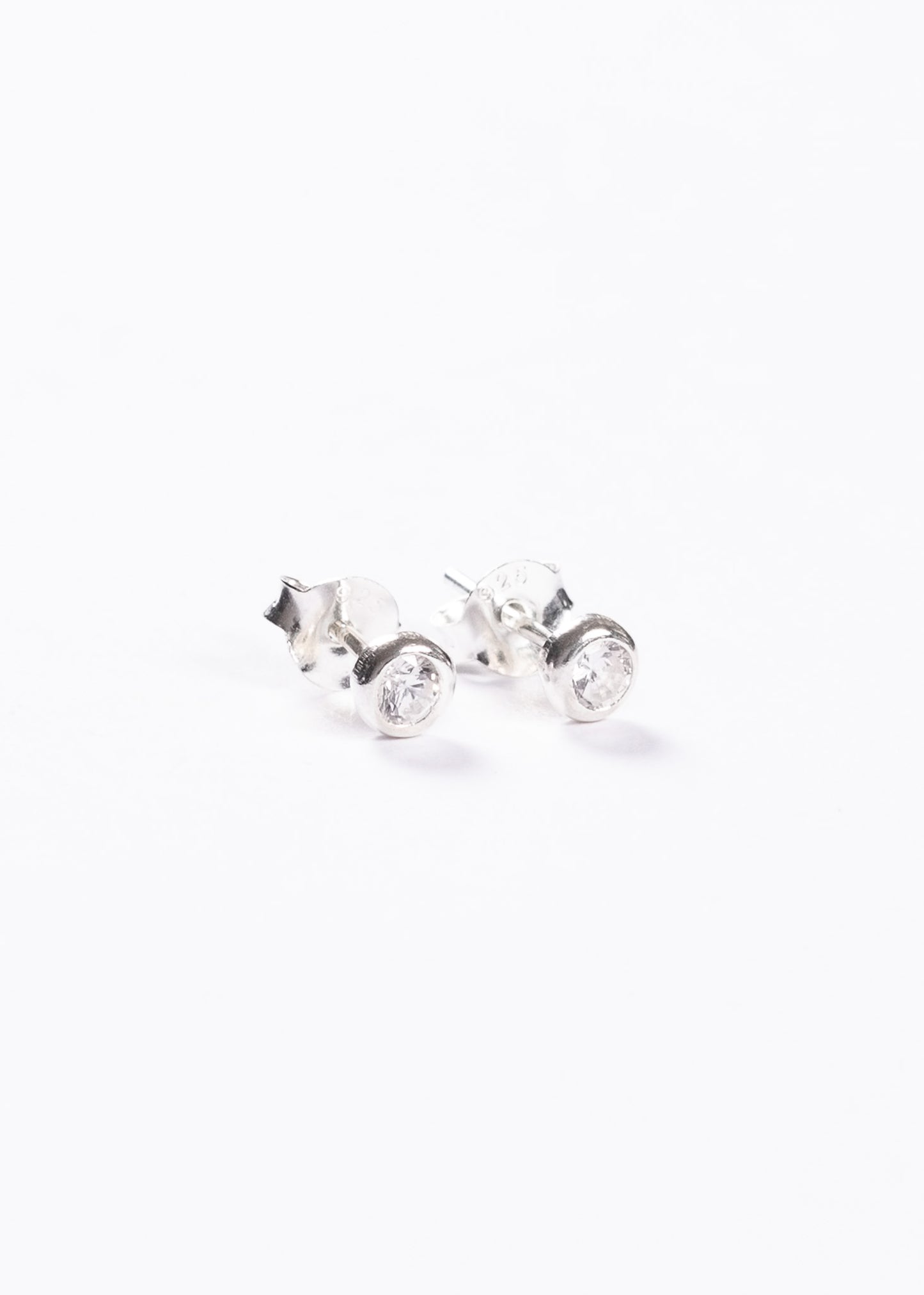 Caravanas punto luz blanco 4mm plata 925