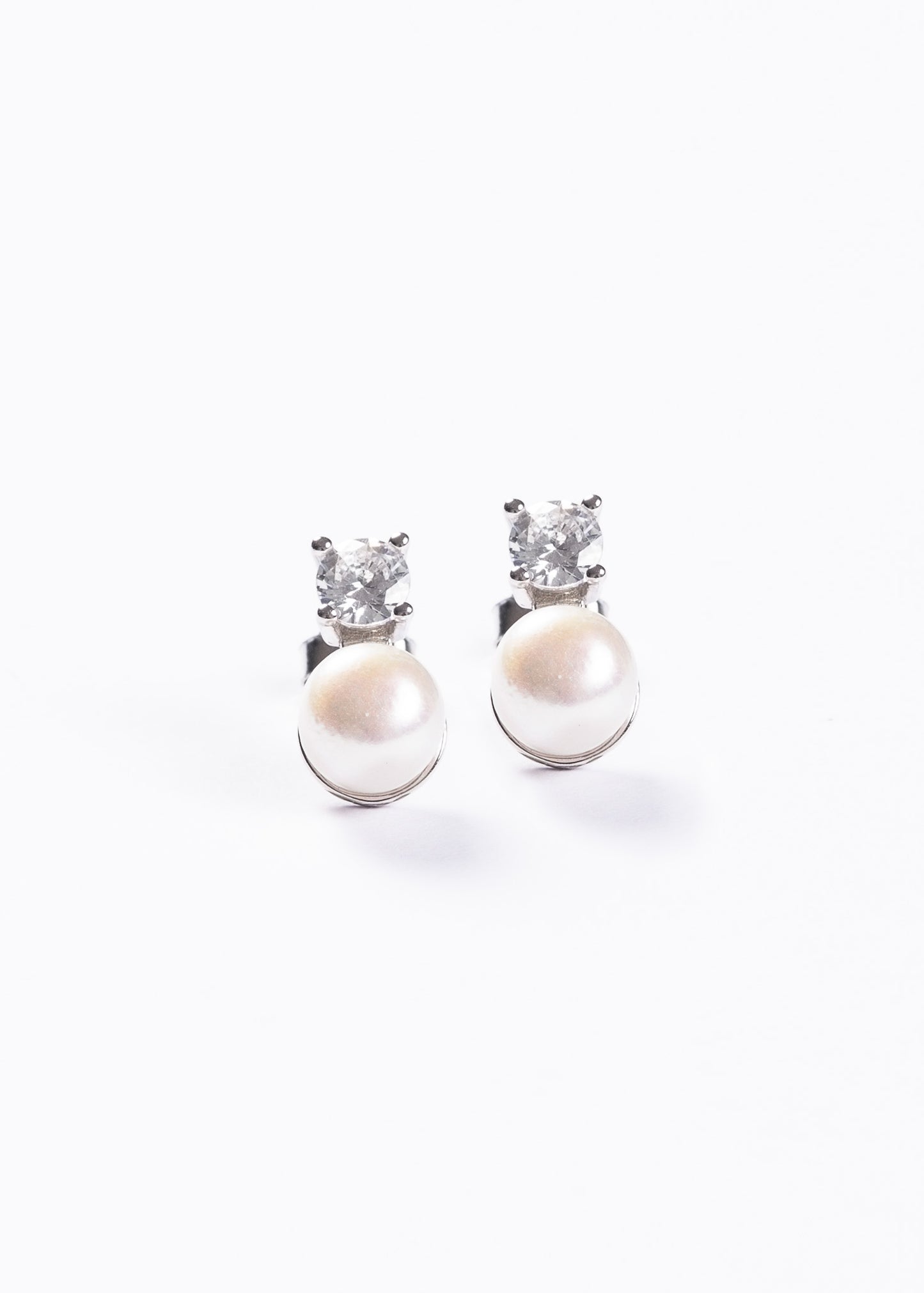 Caravanas perla de río con zirconia 4 puntas plata 925