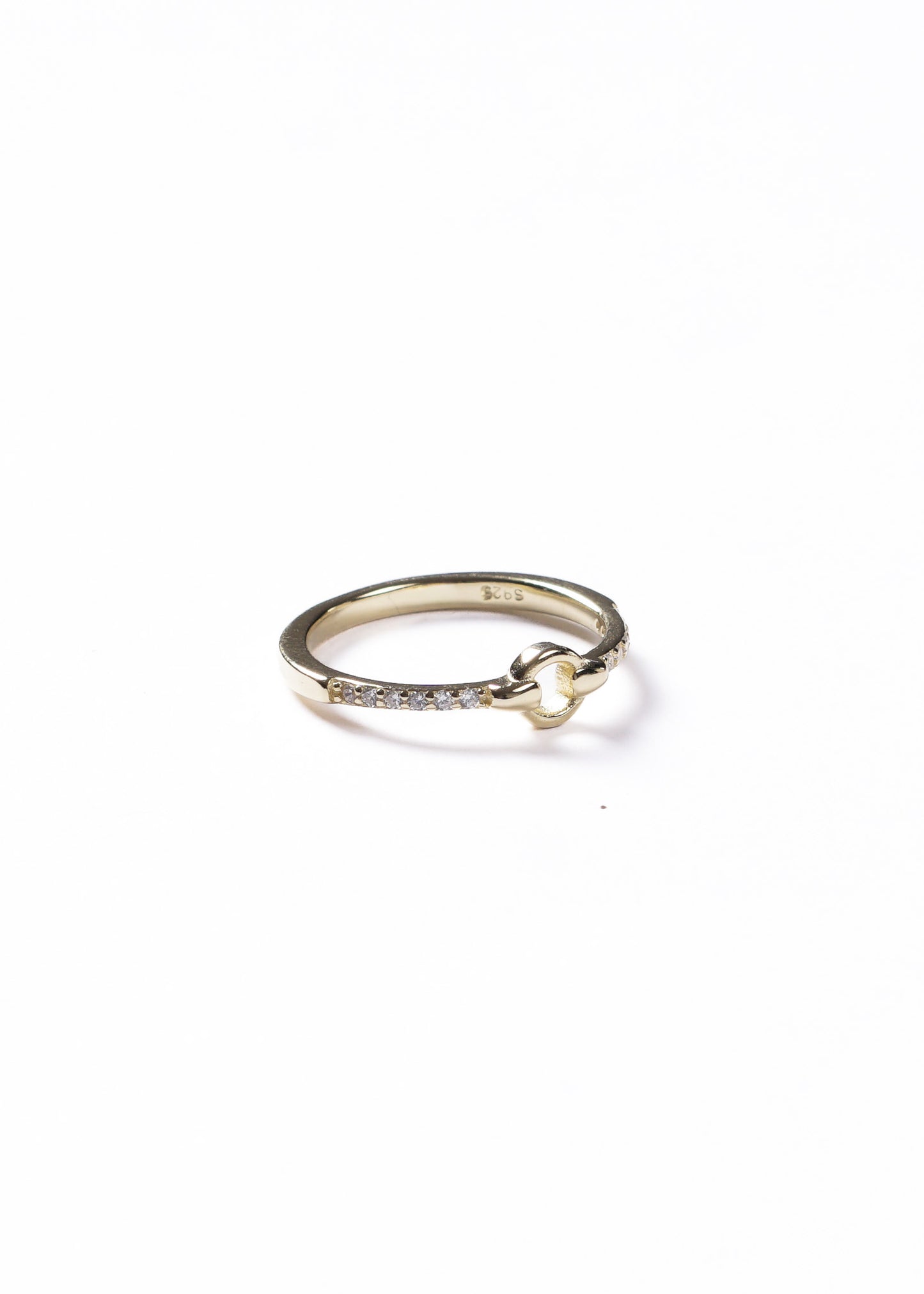 Anillo círculo y zirconias laterales plata 925 & baño en oro 18k