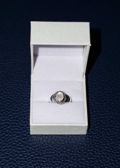 Anillo ancho con nácar oval plata 925