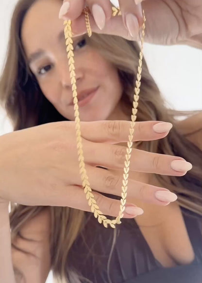 Collar gargantilla hojas de olivo baño en oro 18k