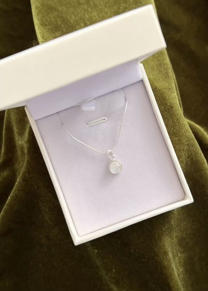 Cadena collar con dije piedra luna redondo plata 925 - Paz