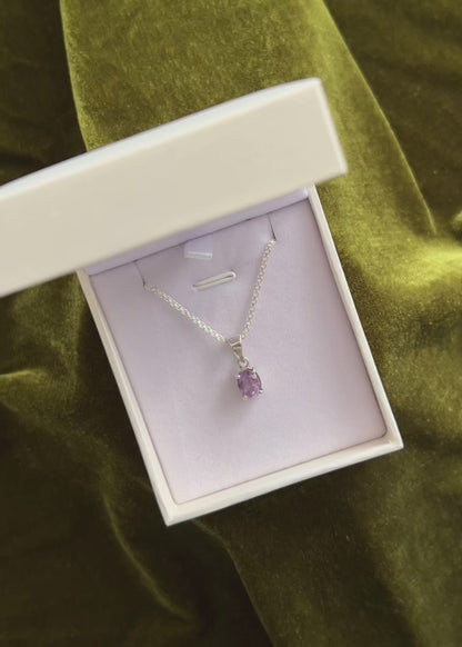 Cadena bismarck fina con dije amatista engarzado plata 925