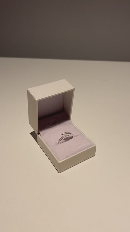 Anillo entrelazado ajustable zirconias sin fin plata 925