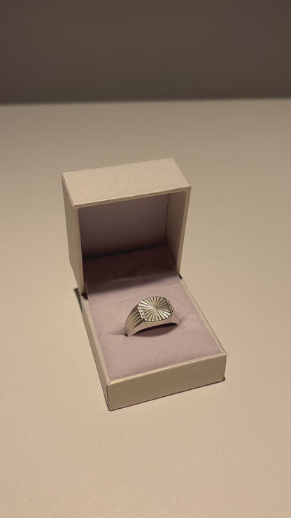 Anillo de mesa cincelado plata 925