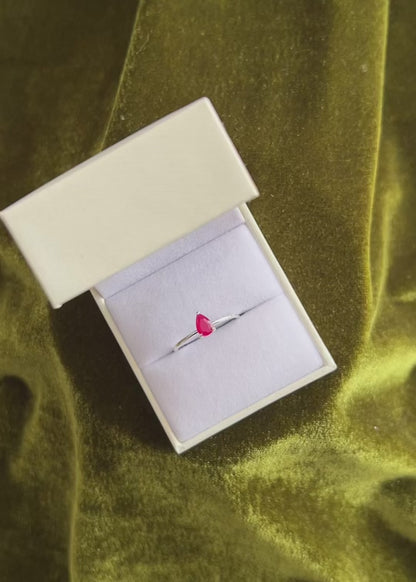 Anillo gota piedra rubí plata 925 - Pasión