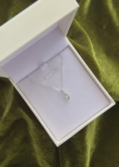 Cadena collar con dije topacio azul oval mini plata 925 - Prosperidad